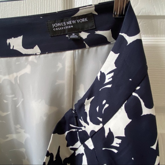 Jones New York Navy + Cream Floral Skirt Size 16 Lined Polyester - Picture 2 of 4